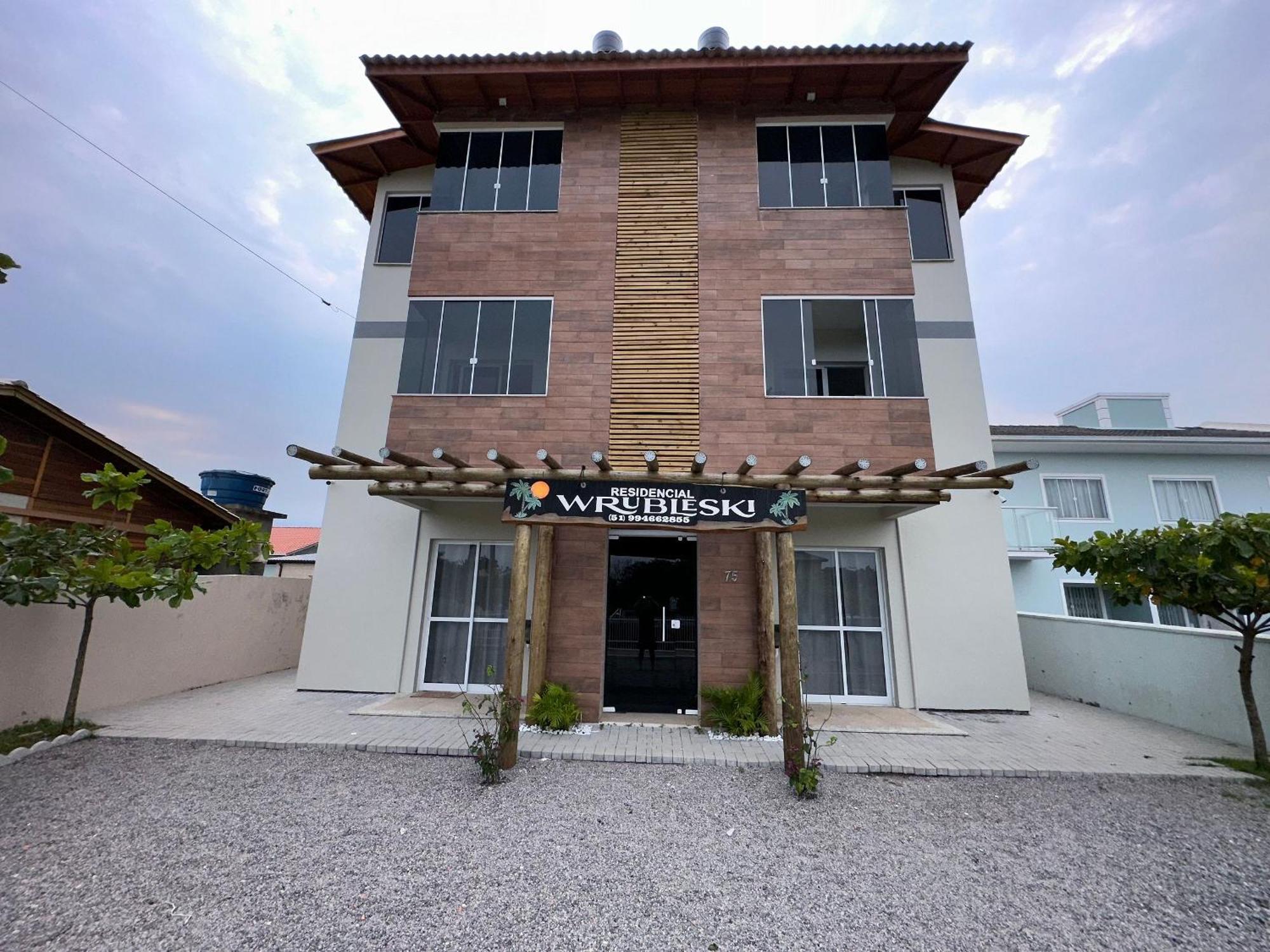 פיניירה Residencial Wrubleski Sc מראה חיצוני תמונה