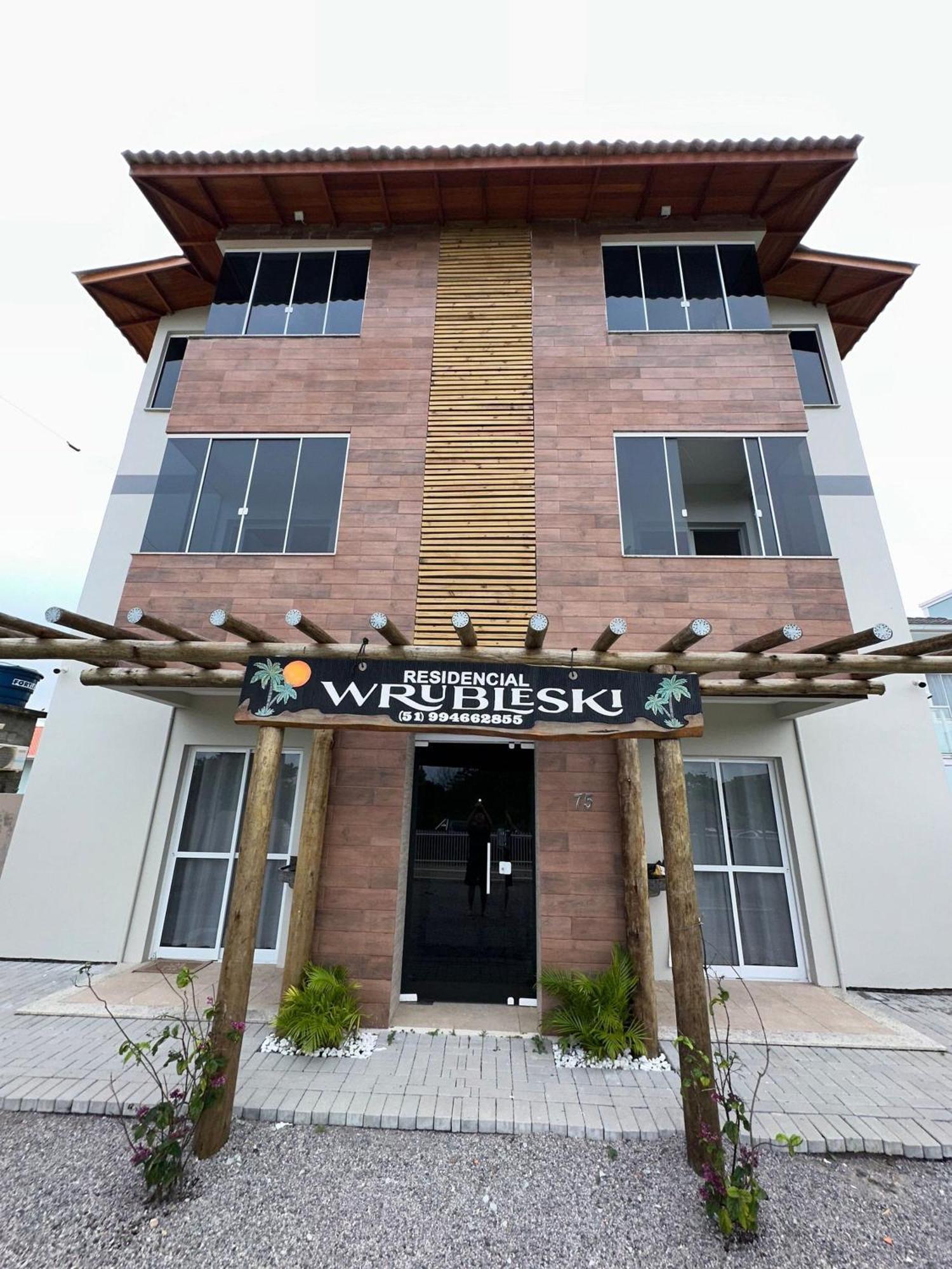 פיניירה Residencial Wrubleski Sc מראה חיצוני תמונה