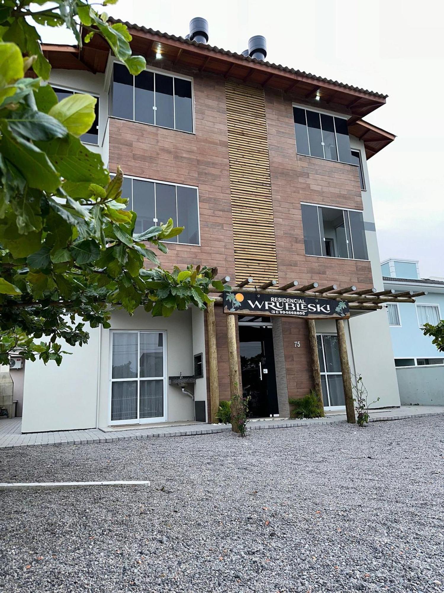 פיניירה Residencial Wrubleski Sc מראה חיצוני תמונה
