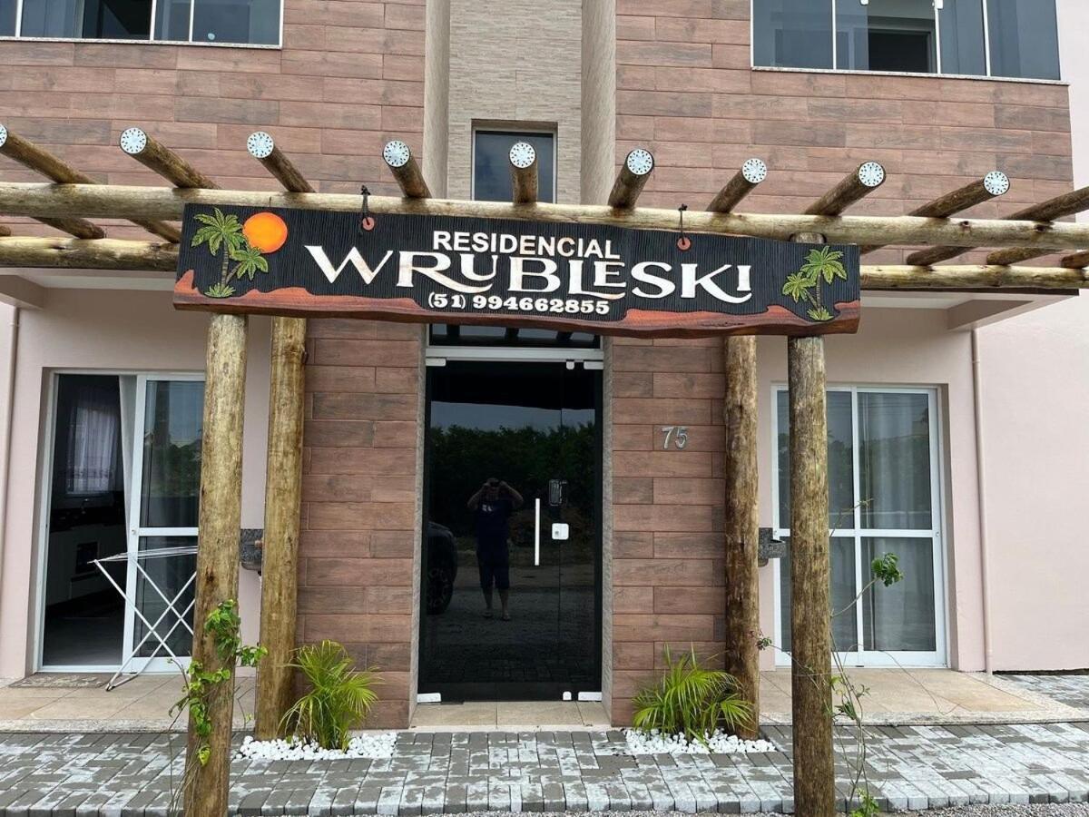 פיניירה Residencial Wrubleski Sc מראה חיצוני תמונה